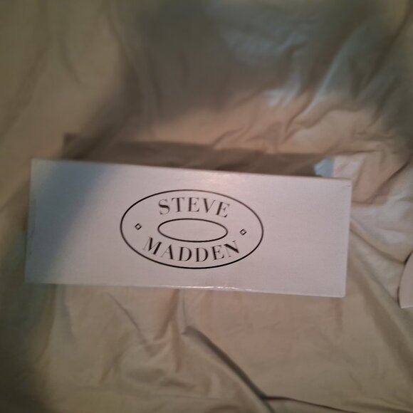 Steve Madden Spiked Studded Hypnotize Flats. Brand New - Picture 13 of 13